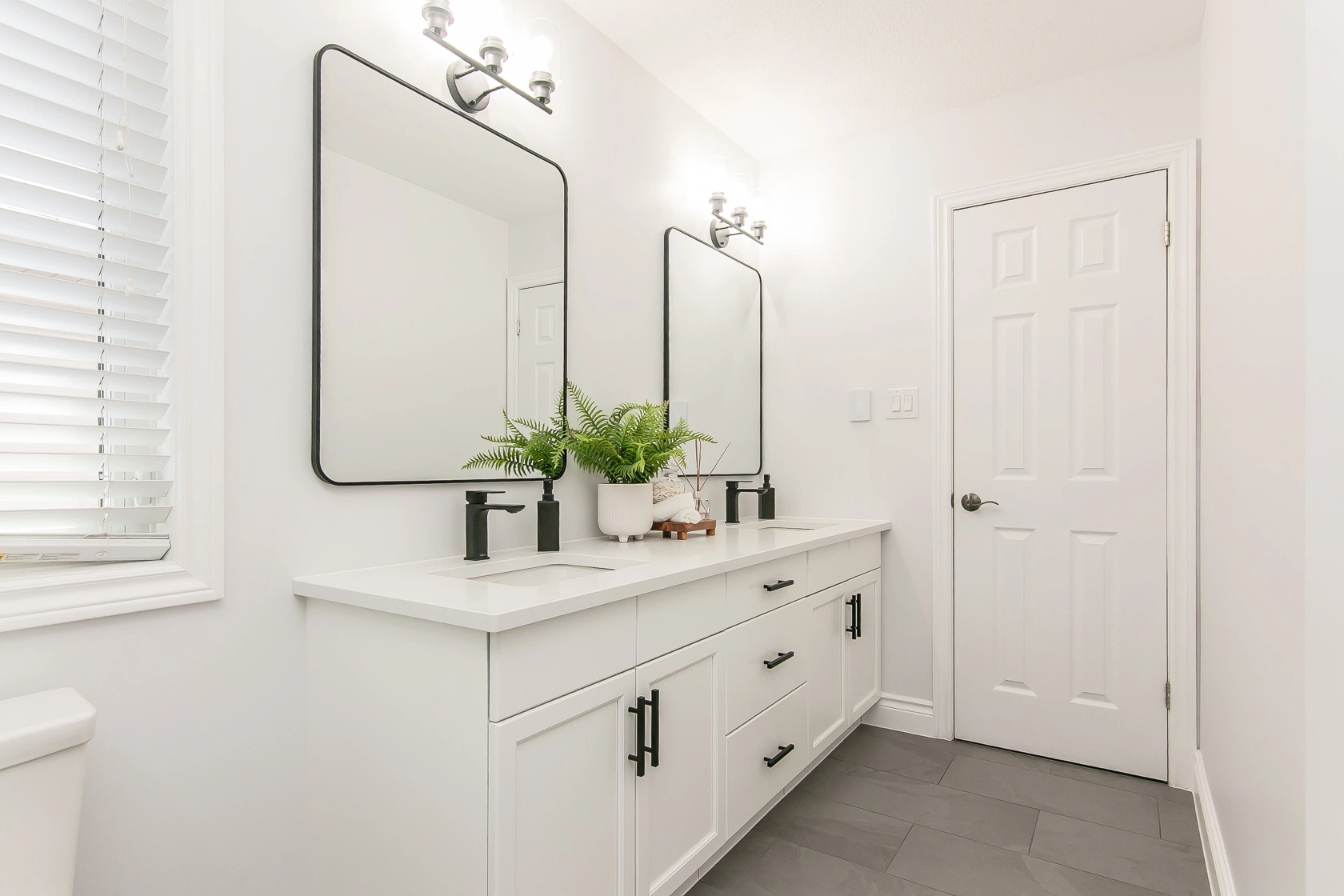 Custom Vanity Cabinets for Ensuite