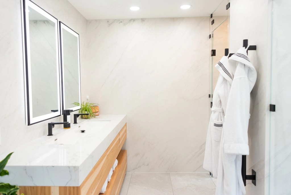 Luxury Ensuite with Digital Kohler Shower and Heated tile